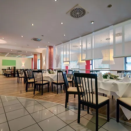 シティ フォーチュナ ホテル ロイトリンゲン