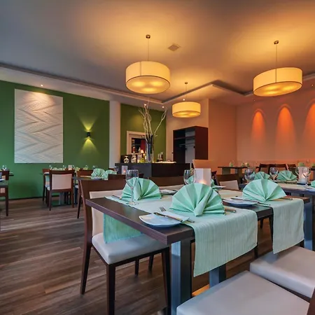 シティ フォーチュナ ホテル 4*